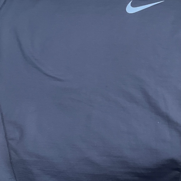 Dri-Fit - Picture 2 of 3